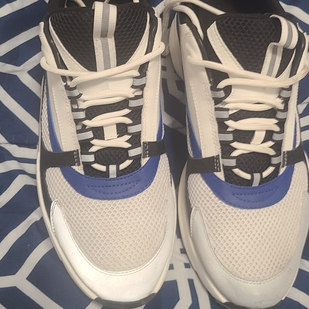 Shoes - Picture 4 of 4